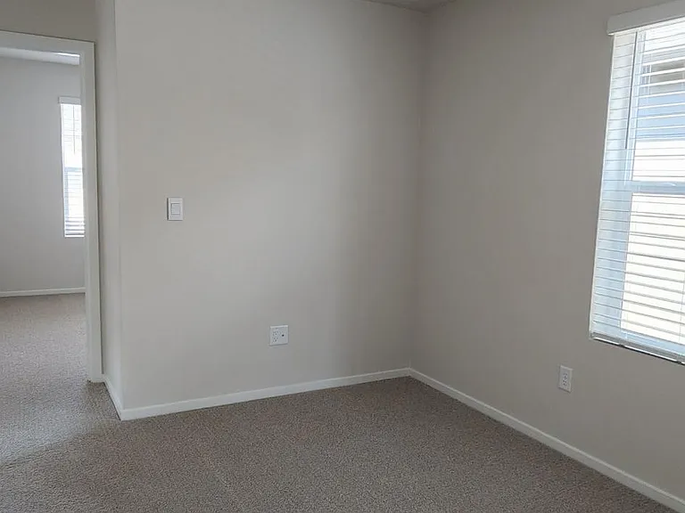 2215 Livesay Ln — Photo 15