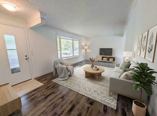 2 Oswald Ave, Saint Catharines, ON L2M 2Y8