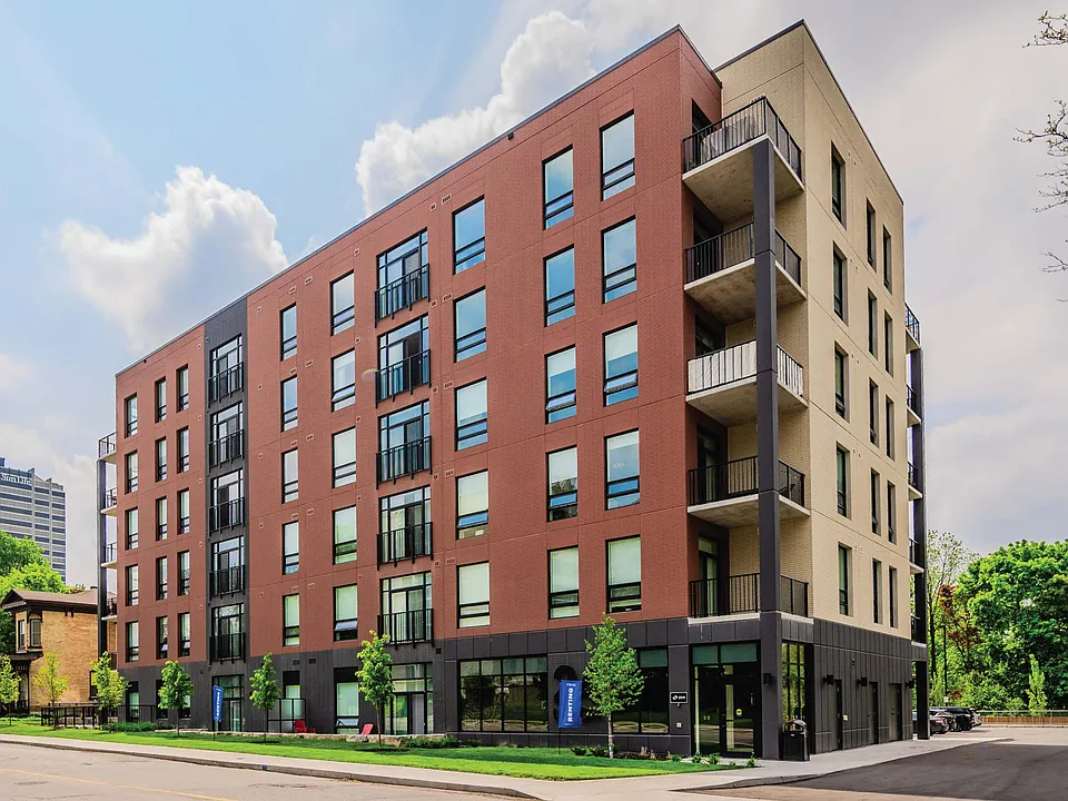 24 Union St E #304