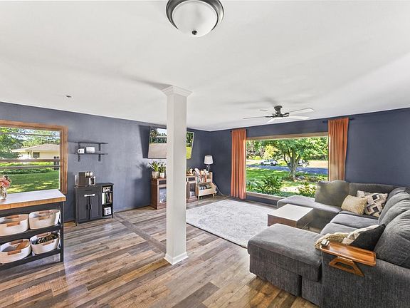 3rd image of W247N9556 Norwauk COURT