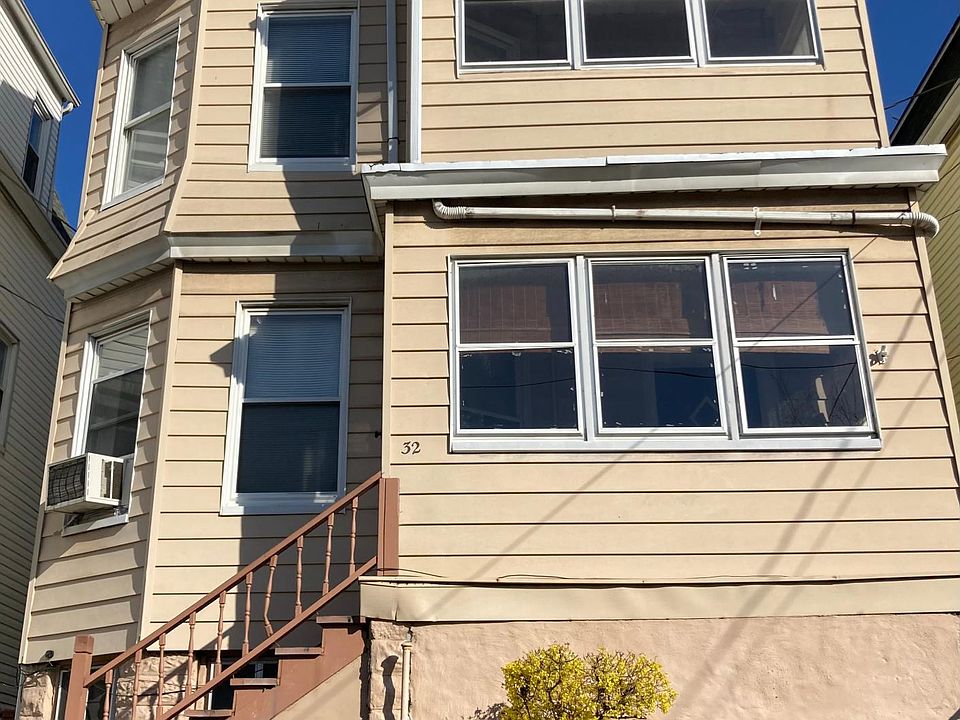 1st image of 32 Gladstone Ave Floor 2