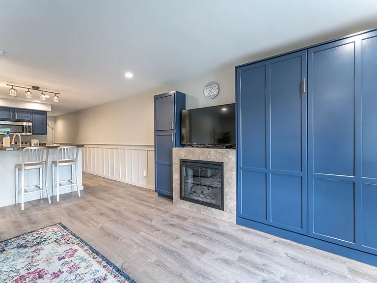 322 W Woodin Ave #612-1 — Photo 3