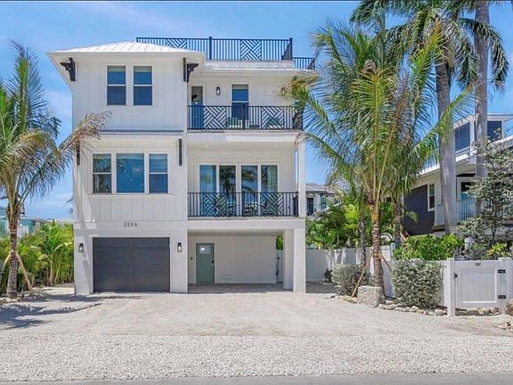 2nd image of 2206 AVENUE A