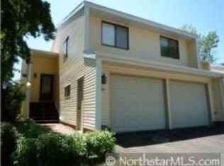 940 Sylvia Ln, Shoreview, MN 55126