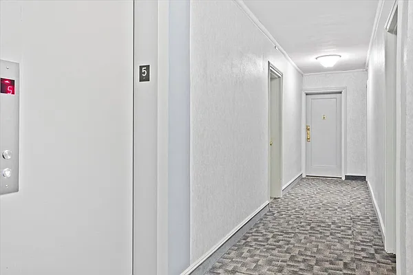 Sold by Compass | media 9