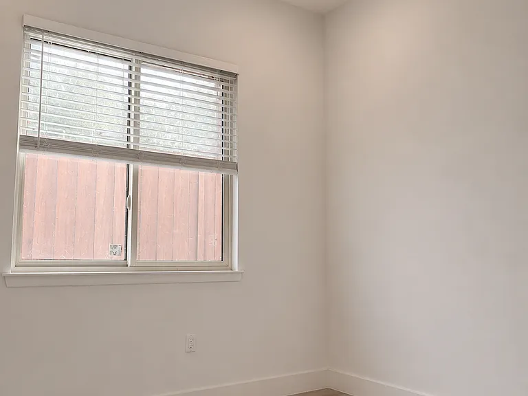 1059 W Riverside Way #2 — Photo 7