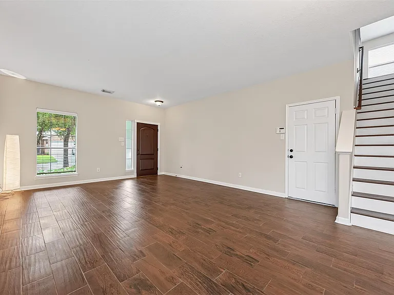 10427 Lyndon Meadows Dr — Photo 3