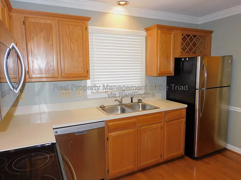 12 Cedar Knoll Dr — Photo 4