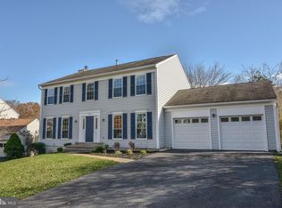 1566 Kingstream Cir, Herndon, VA 20170