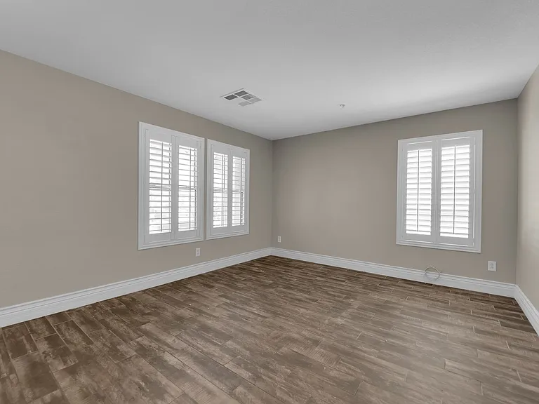 646 Monument Point St — Photo 7
