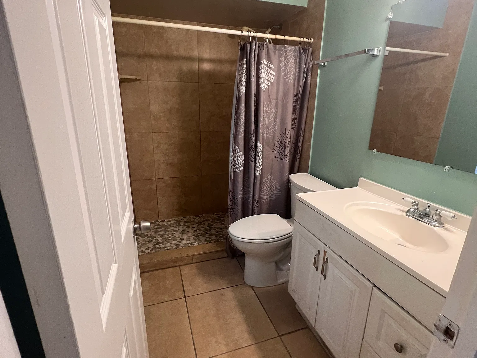 2 bed, 1000 sqft, $1,945 — Photo 2