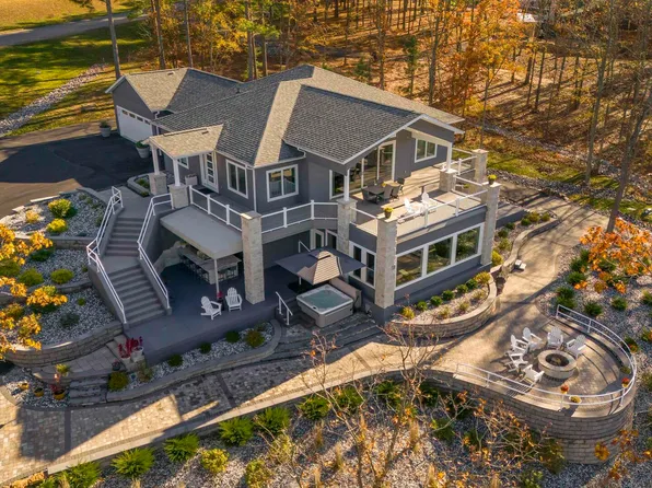 3895 Parrish Ridge Ln, Goreville, IL 62939