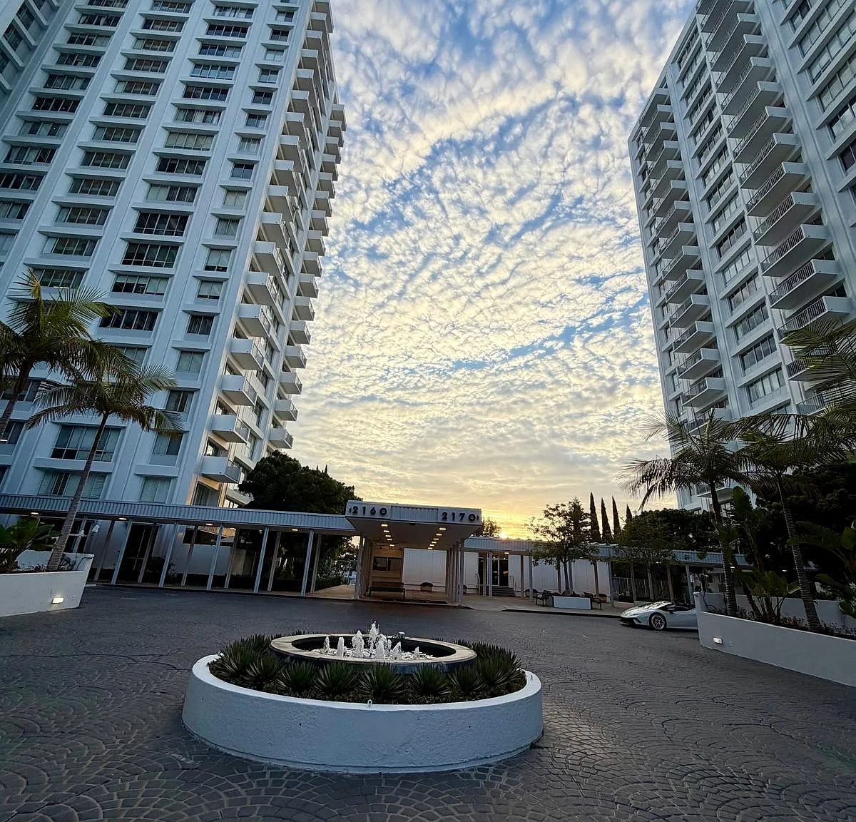 2 bed, 1080 sqft, $5,500 — Photo 1