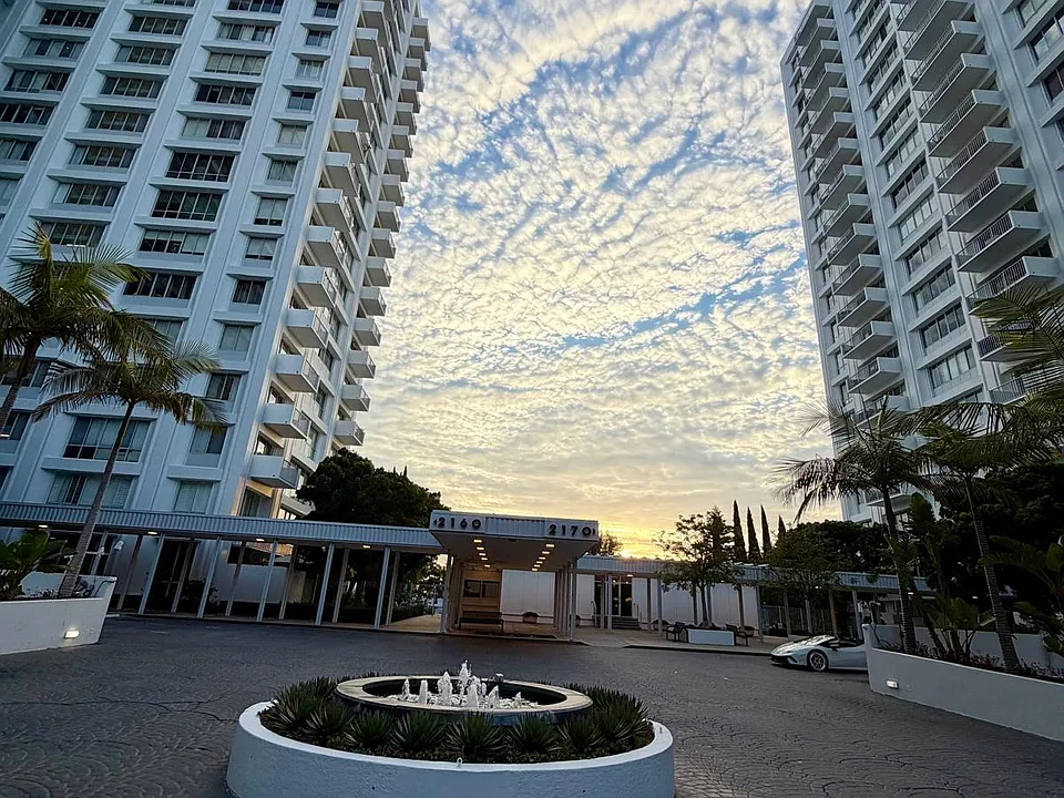2160 Century Park E #908