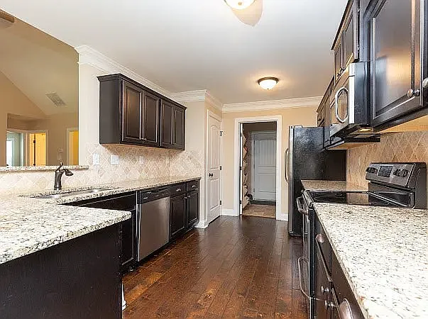 7531 Lucas Ave — Photo 4