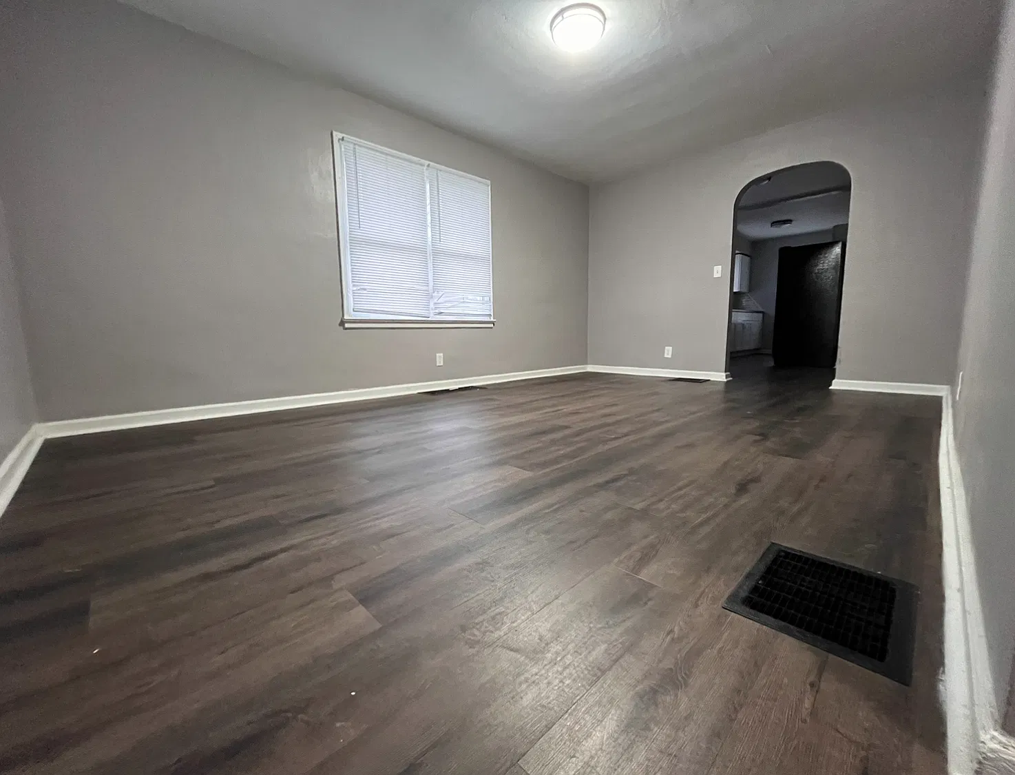 2 bed, 908 sqft, $1,390 — Photo 2