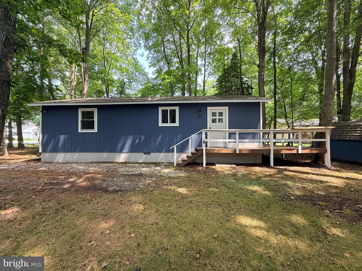 3 bed, 2.0 bath, 1100 sqft, $2,400 — Photo 2