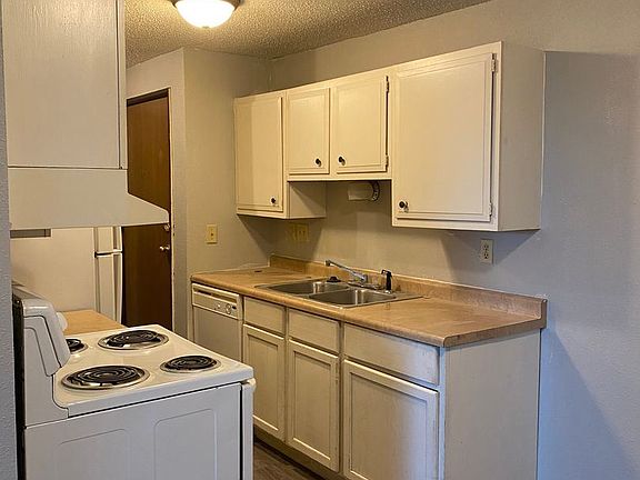 3rd image of 2414 3rd Ave N #6