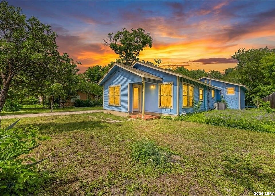 1st image of 2033 SW 19th ST