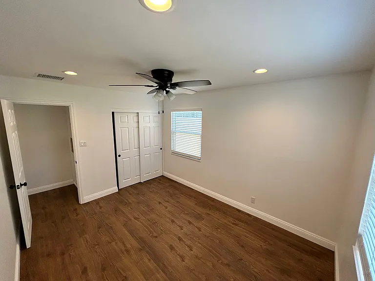 4745 Merrill Ave — Photo 10