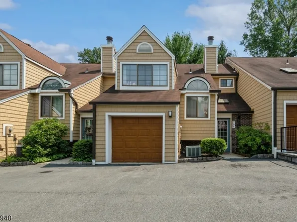 704 John Ct, Mine Hill Twp., NJ 07803
