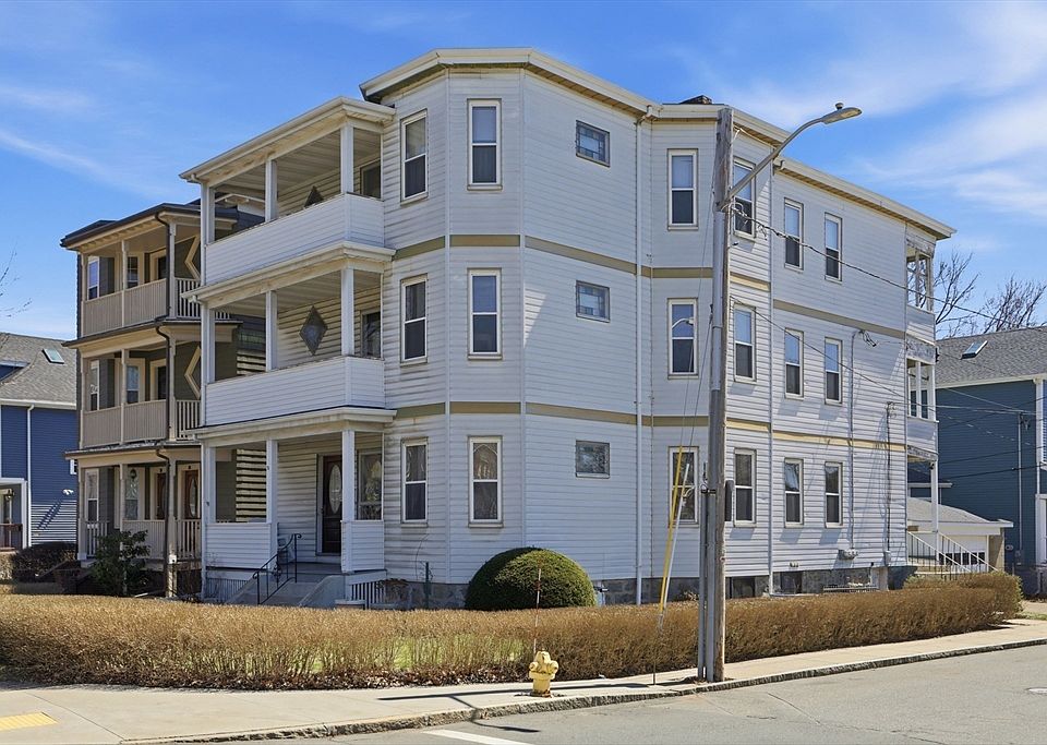 1st image of 320 Fellsway W