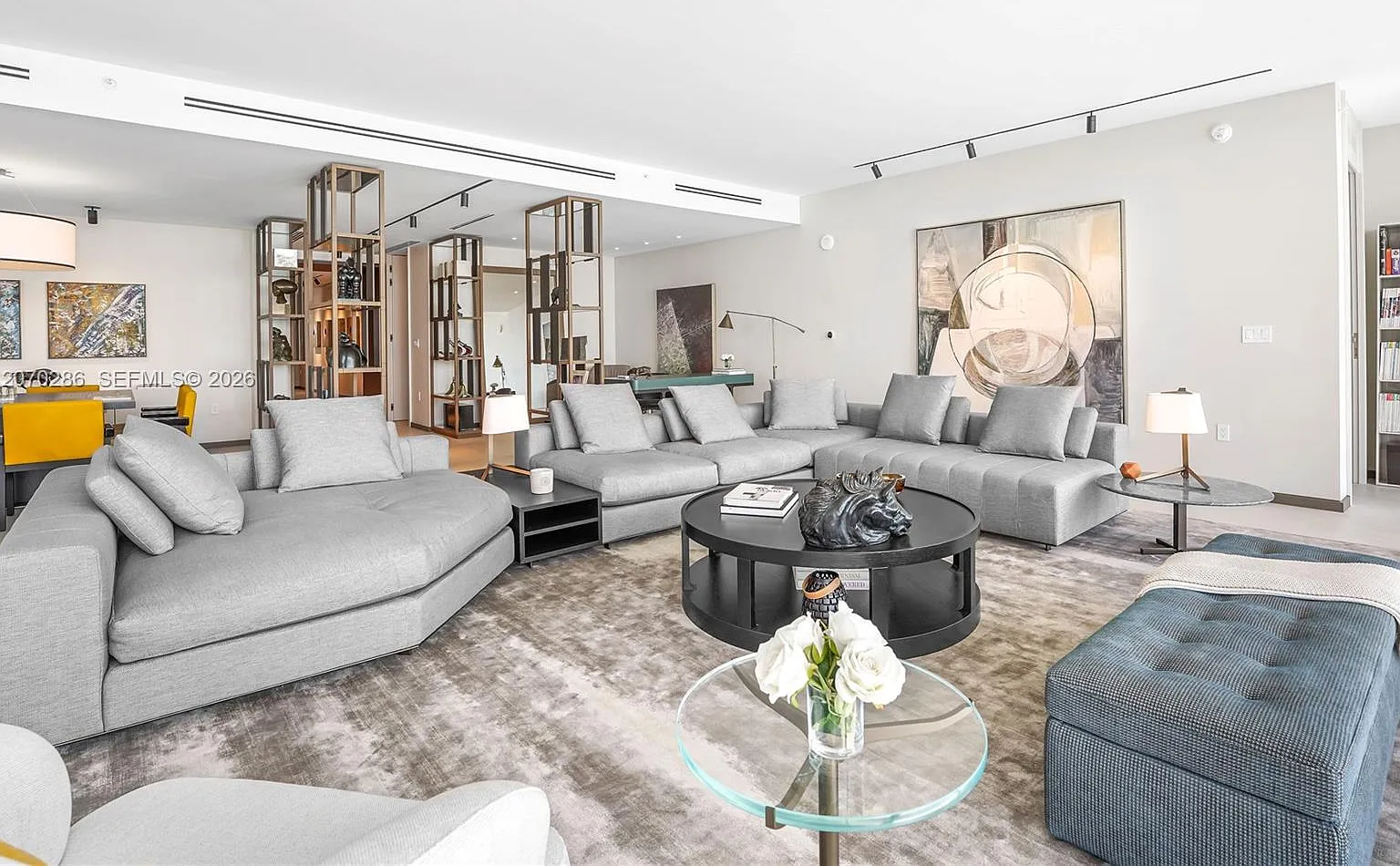 The Elysee Condo — Photo 3