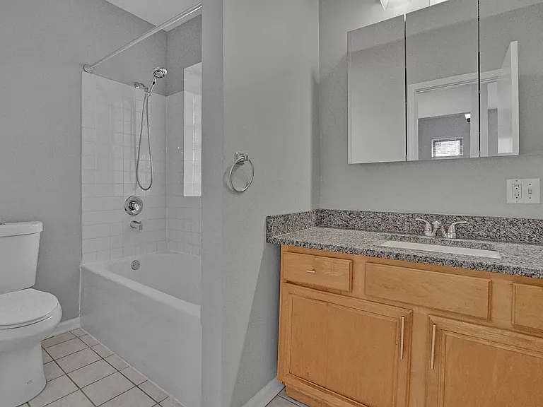 6211 S Woodlawn Ave #D — Photo 11