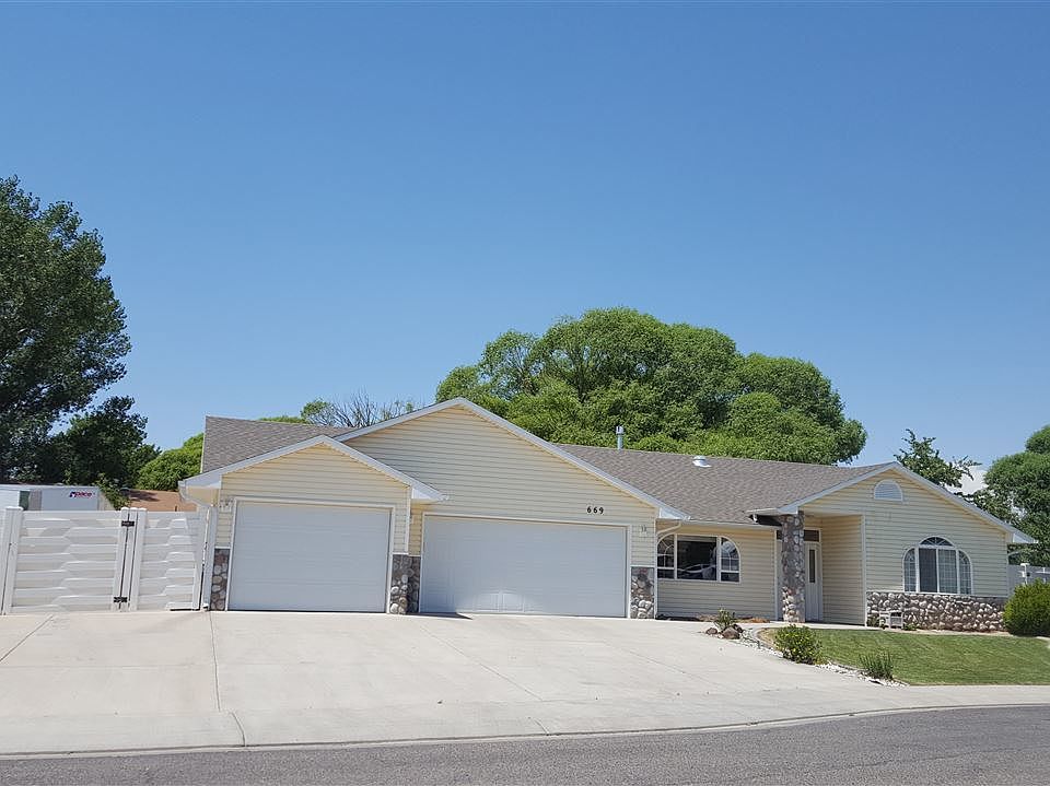 1st image of 669 N Saddle Rock Dr