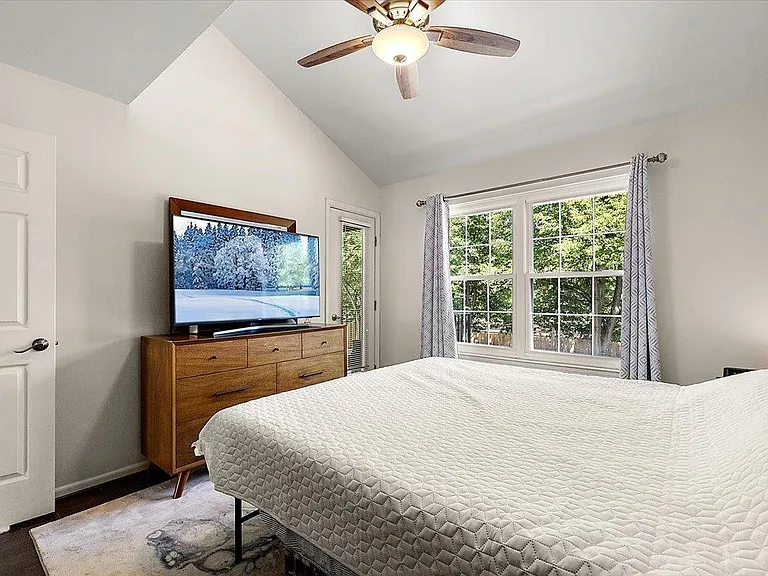 1538 Maryland Club Dr — Photo 12