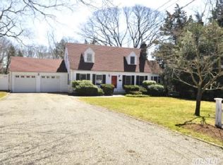 56 Atterbury Dr, Smithtown, NY 11787