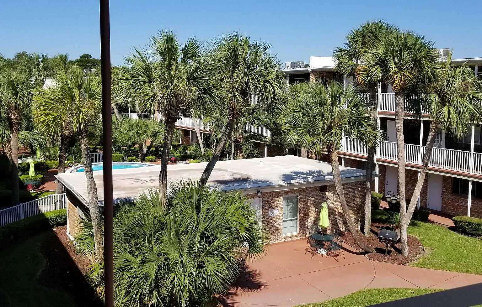 2 bed, 936 sqft, $1,350 — Photo 1