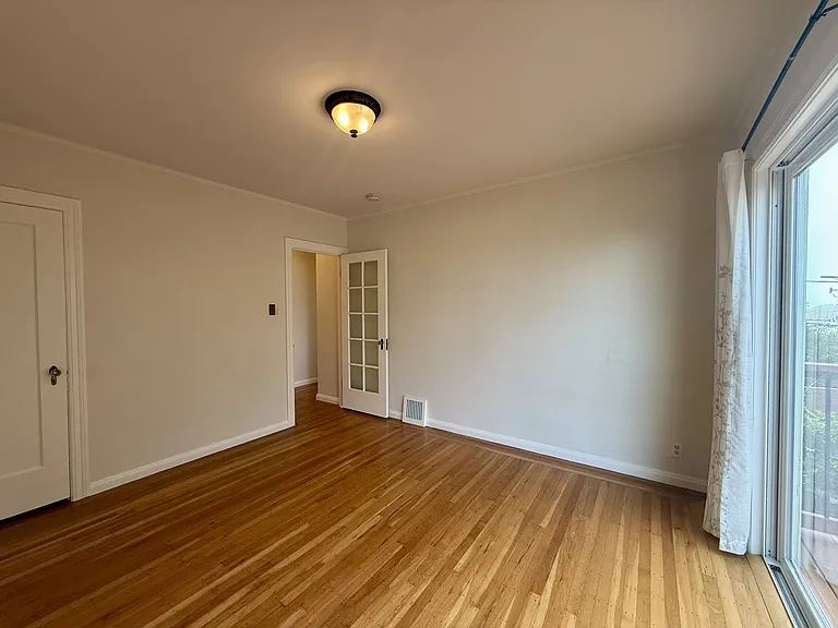658 Rockdale Dr — Photo 18