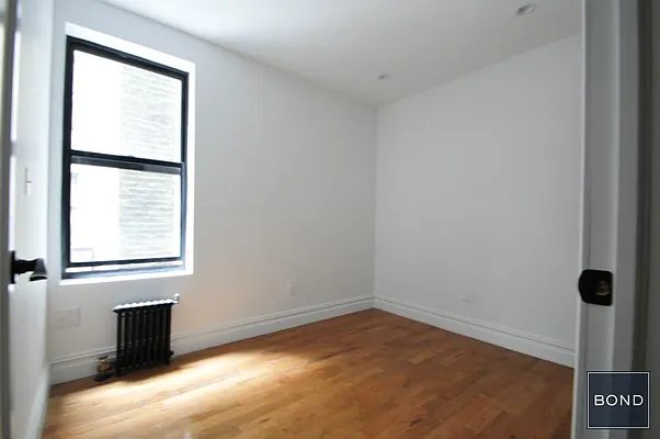 Rented by Bond New York | media 11