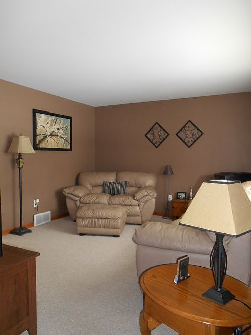 1st image of 5 Ann Marie Dr