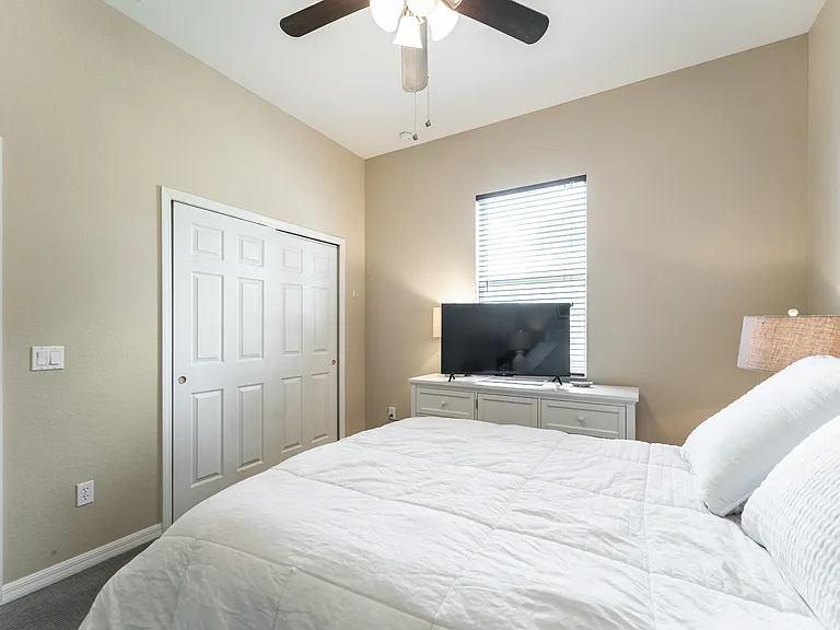 4958 NW 35th Lane Rd — Photo 4