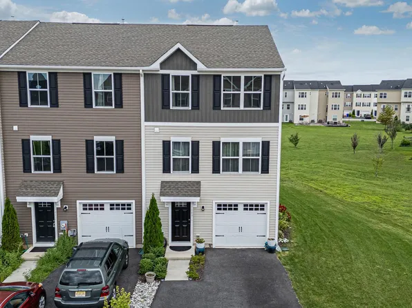 1049 Wickersham Way, Middletown, DE 19709