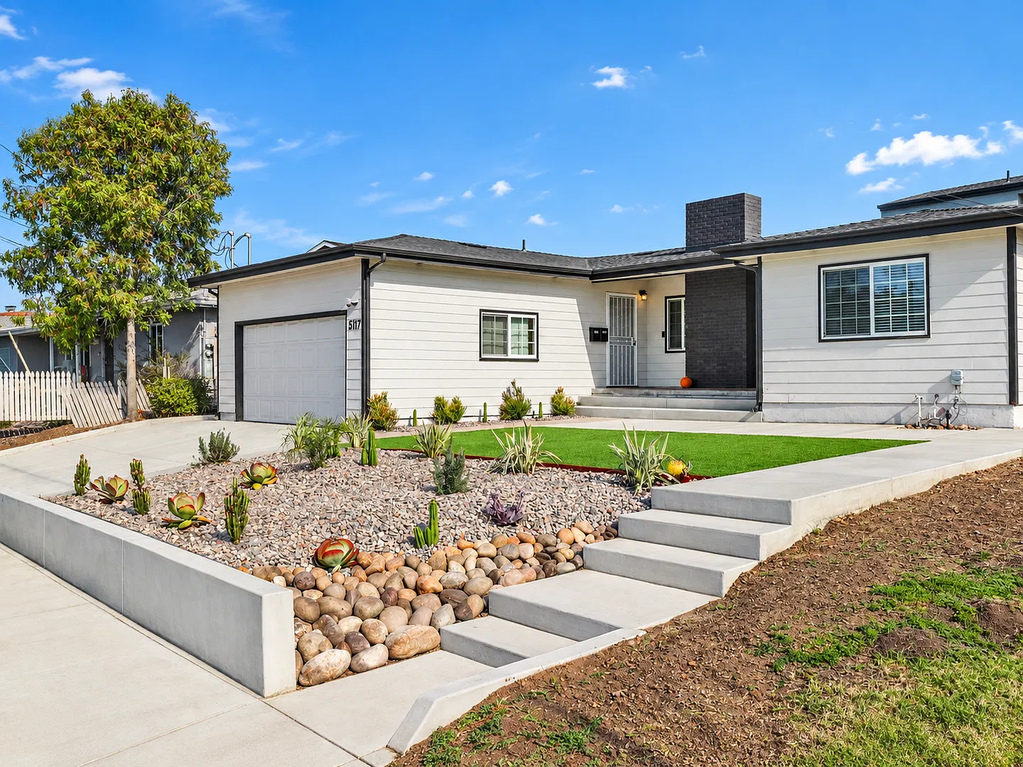 Beautiful bright and spacious 5 Bedrooms - Amazing Location! — Photo 2