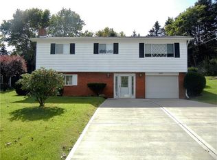 14054 Valley View Dr, White Oak, PA 15131