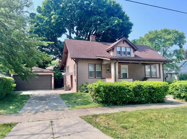 221 Cory Ave, Waukegan, IL 60085