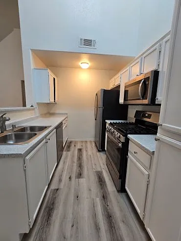 2 bed, 2.5 bath, 1000 sqft, $1,749 — Photo 4