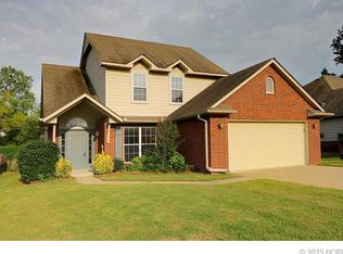 1708 Walnut Hill Ln, Claremore, OK 74019