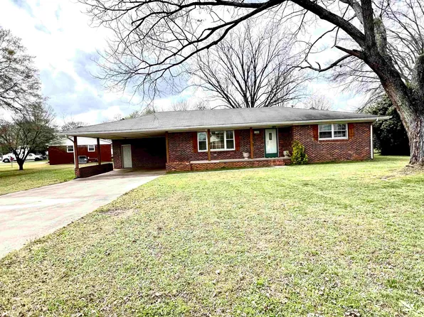 1306 Eastman Ave, Tuscumbia, AL 35674