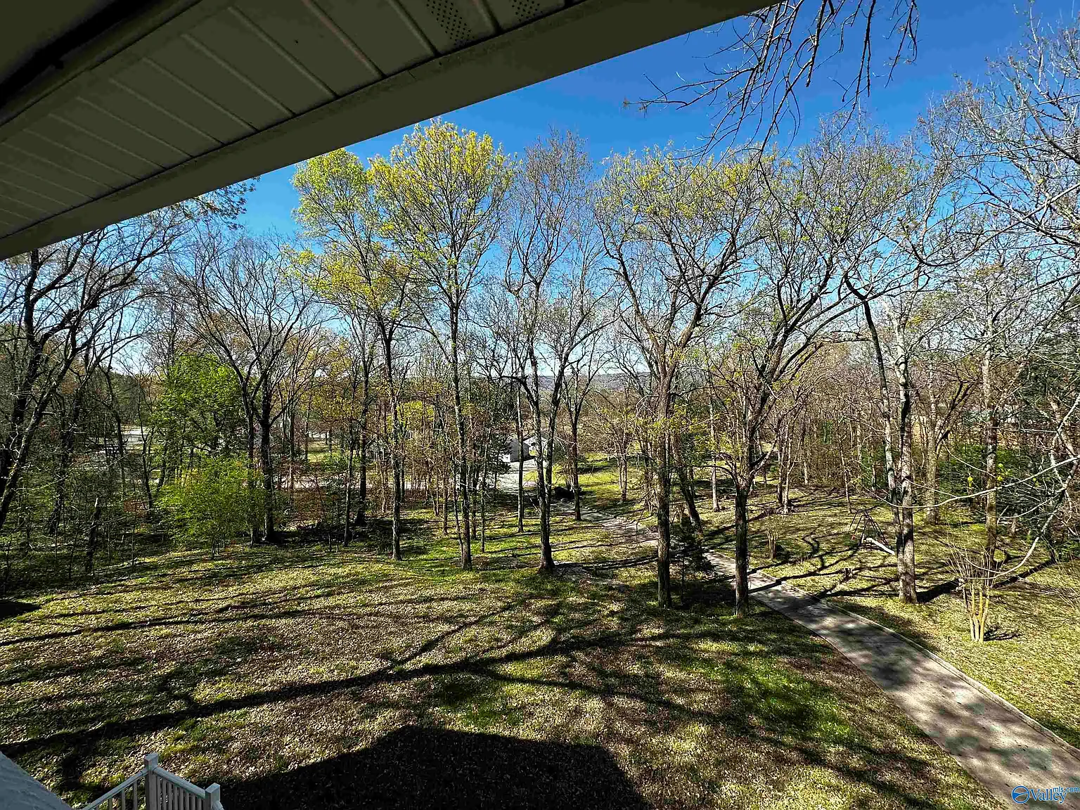 4 bed, 3.0 bath, 1930 sqft, $2,200 — Photo 2