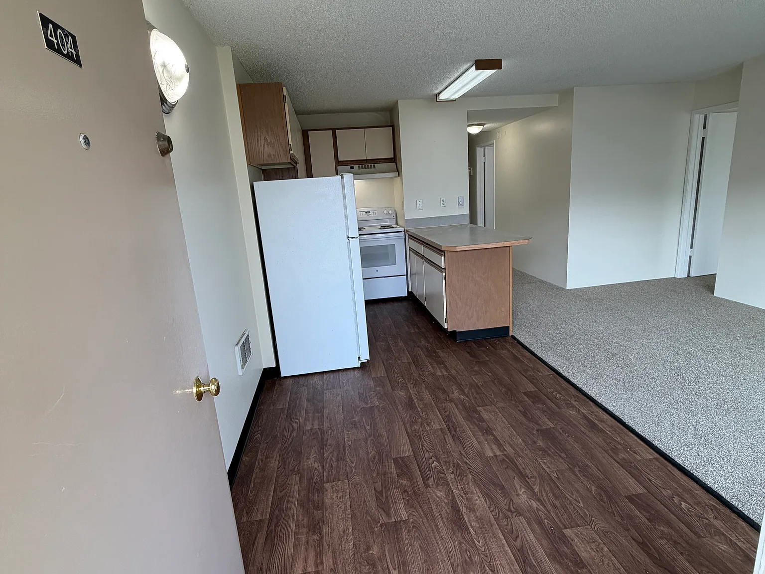 2 bed, 740 sqft, $1,950 — Photo 1