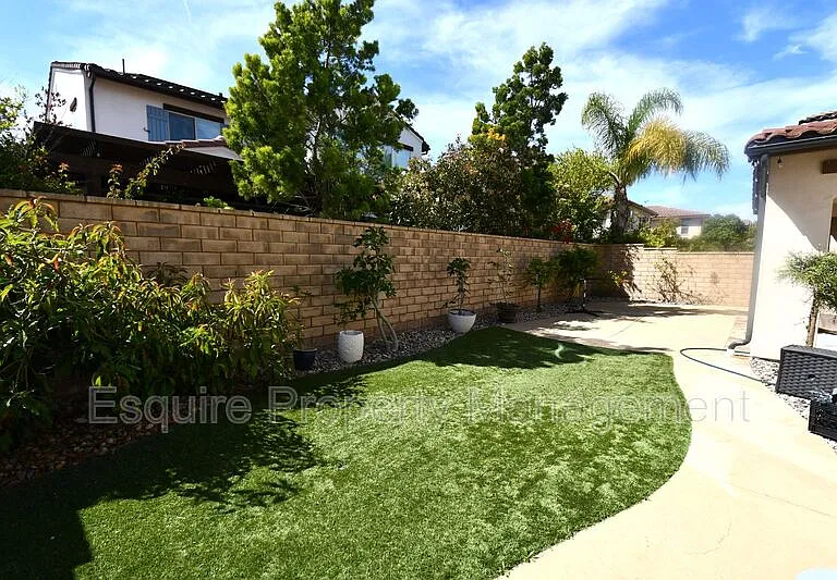 505 Elm Cottage Ct — Photo 33