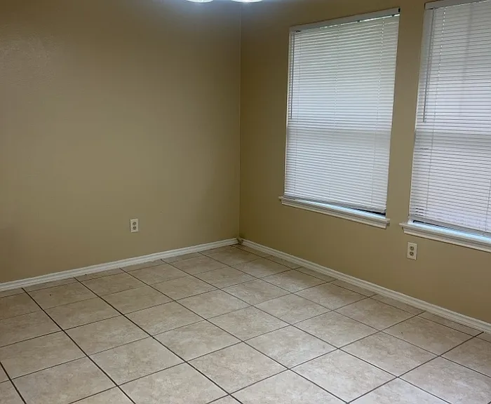 1403 Palmnold Cir E — Photo 8