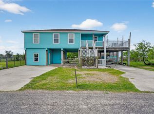 70 W Castle Oak, Rockport, TX 78382