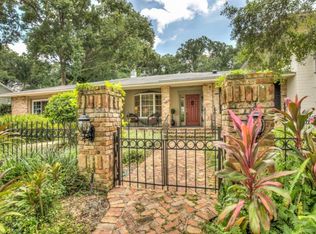 122 N Grandview St, Mount Dora, FL 32757