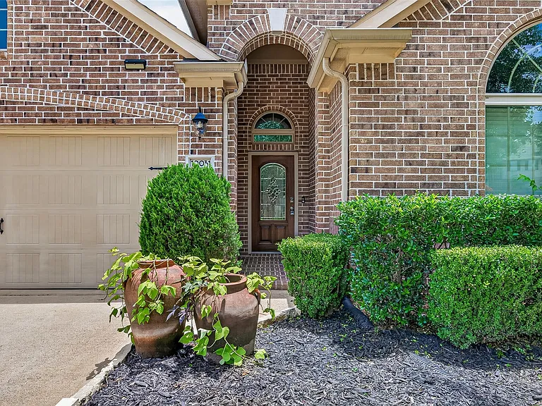 10031 Esslemont Ct — Photo 3